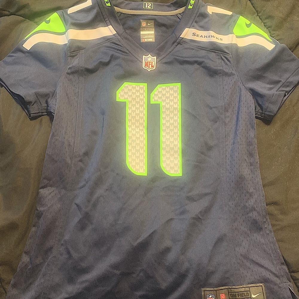 Women’s Medium Percy Harvin #11 Nike on Field Seattle Seahawks Home Jersey.